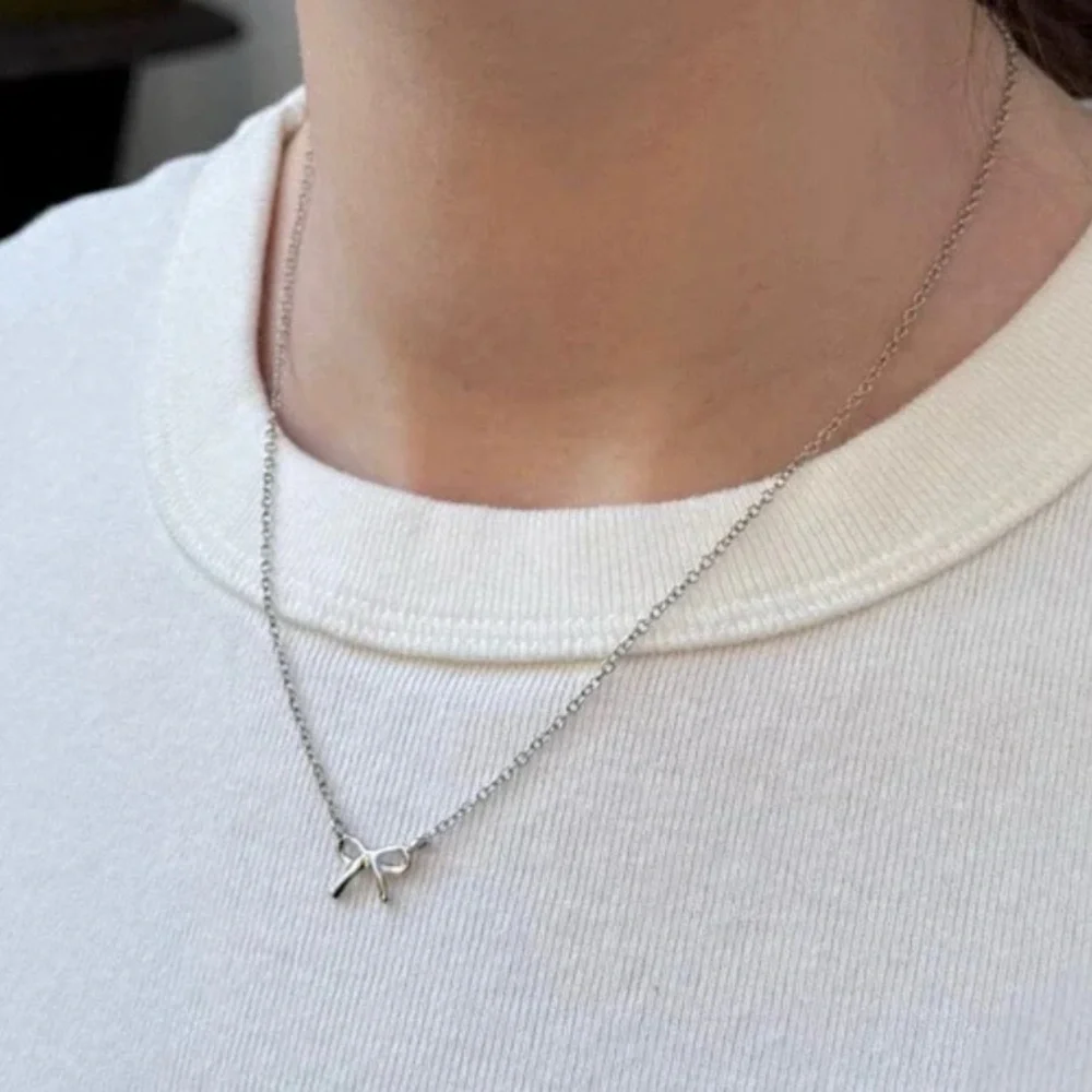 NWT Brandy💖Melville Bow Necklace |Silver - Picture 5 of 7
